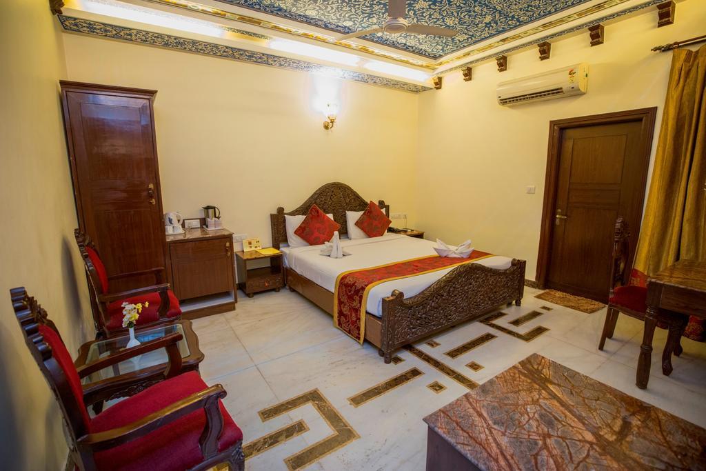 Nahargarh Haveli-Near Train Station Metro Hotel Dzsaipur Kültér fotó