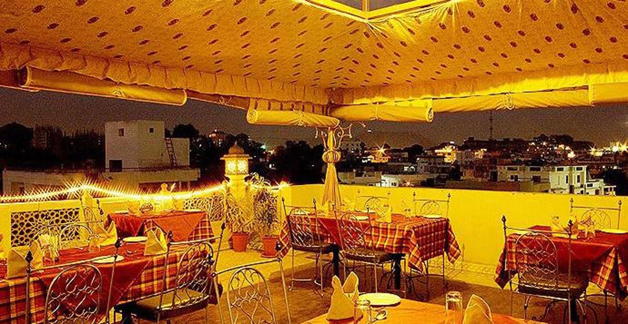Nahargarh Haveli-Near Train Station Metro Hotel Dzsaipur Kültér fotó