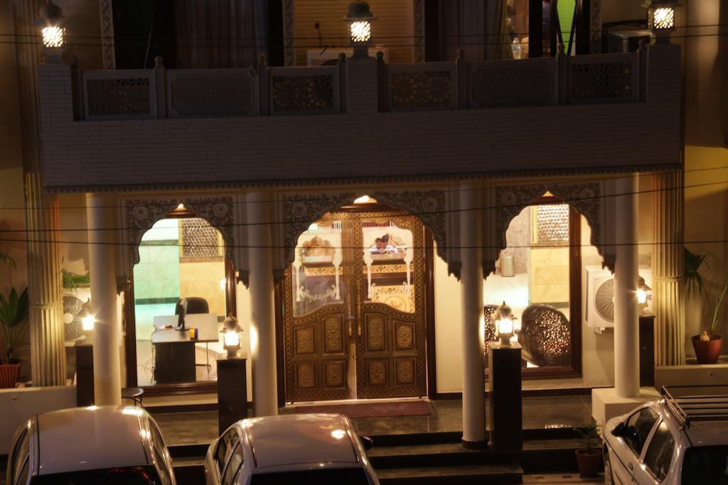 Nahargarh Haveli-Near Train Station Metro Hotel Dzsaipur Kültér fotó